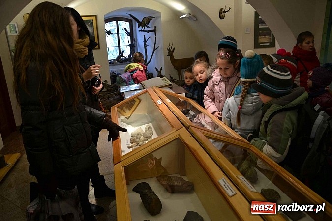 Zdjęcie w galerii na portalu naszraciborz.pl: Spotkanie z alchemikiem zainaugurowało Zamkową Zimową Akademię Nauki 2015  wiadomości z regionu