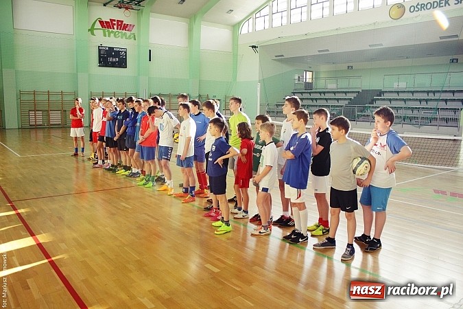 Zdjęcie w galerii na portalu naszraciborz.pl: Siatkonoga na Arenie Rafako wiadomości z regionu