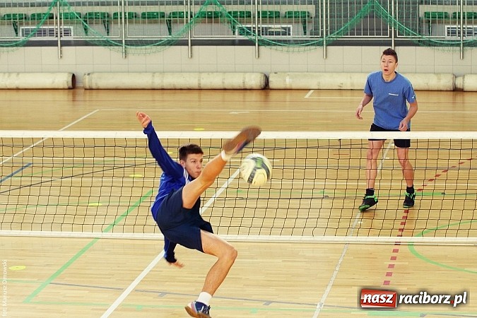 Zdjęcie w galerii na portalu naszraciborz.pl: Siatkonoga na Arenie Rafako wiadomości z regionu