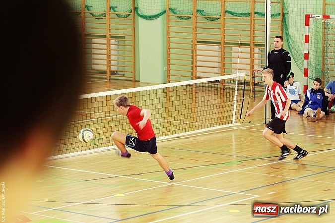 Zdjęcie w galerii na portalu naszraciborz.pl: Siatkonoga na Arenie Rafako wiadomości z regionu