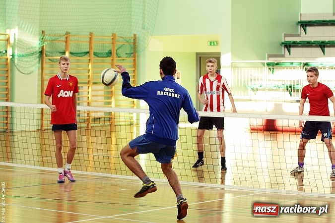 Zdjęcie w galerii na portalu naszraciborz.pl: Siatkonoga na Arenie Rafako wiadomości z regionu