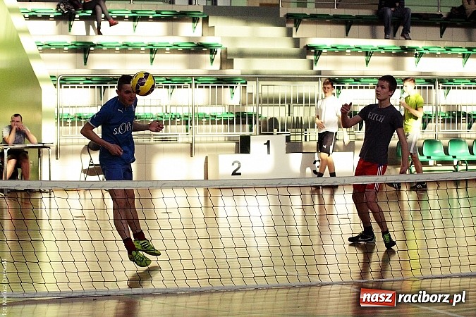 Zdjęcie w galerii na portalu naszraciborz.pl: Siatkonoga na Arenie Rafako wiadomości z regionu