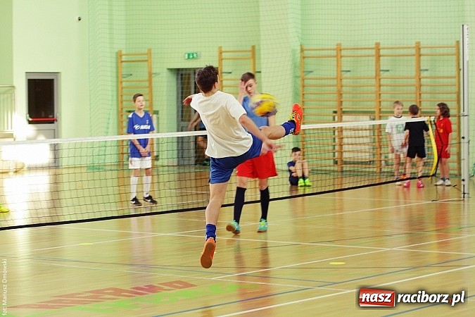 Zdjęcie w galerii na portalu naszraciborz.pl: Siatkonoga na Arenie Rafako wiadomości z regionu
