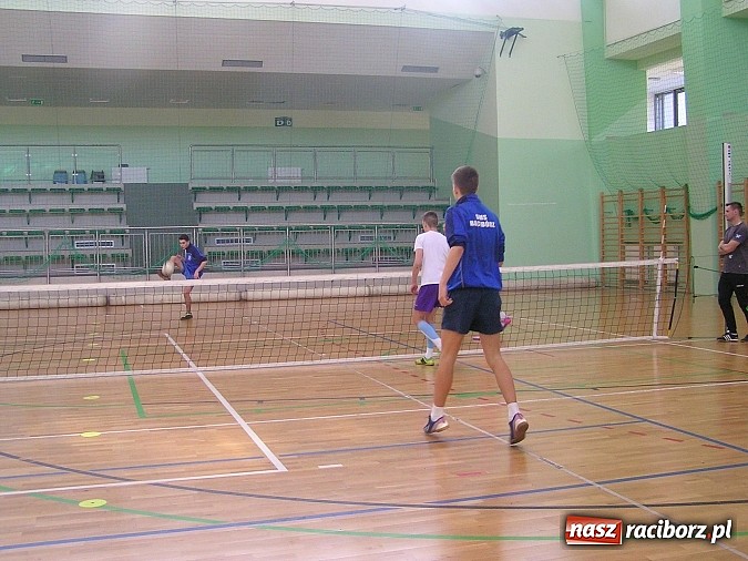 Zdjęcie w galerii na portalu naszraciborz.pl: Siatkonoga na Arenie Rafako wiadomości z regionu