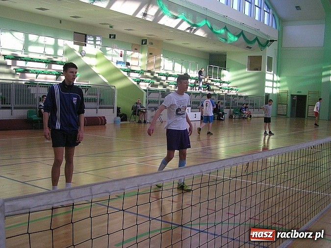 Zdjęcie w galerii na portalu naszraciborz.pl: Siatkonoga na Arenie Rafako wiadomości z regionu