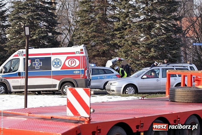 Zdjęcie w galerii na portalu naszraciborz.pl: Potrącenie na pasach przy Placu Mostowym! wiadomości z regionu