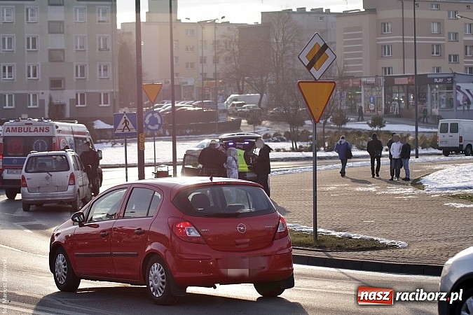 Zdjęcie w galerii na portalu naszraciborz.pl: Potrącenie na pasach przy Placu Mostowym! wiadomości z regionu