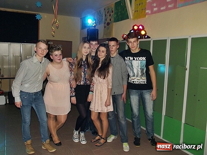 Zdjęcie w galerii na portalu naszraciborz.pl: Tak się bawią gimnazjaliści z Kornowaca! wiadomości z regionu