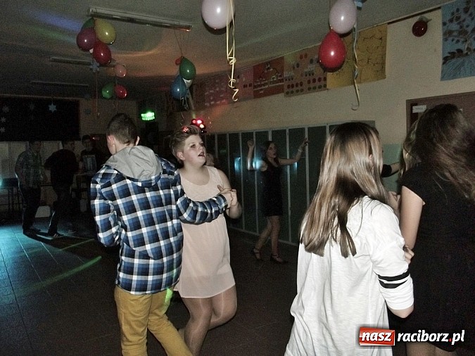 Zdjęcie w galerii na portalu naszraciborz.pl: Tak się bawią gimnazjaliści z Kornowaca! wiadomości z regionu