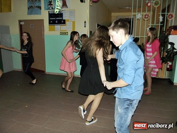 Zdjęcie w galerii na portalu naszraciborz.pl: Tak się bawią gimnazjaliści z Kornowaca! wiadomości z regionu