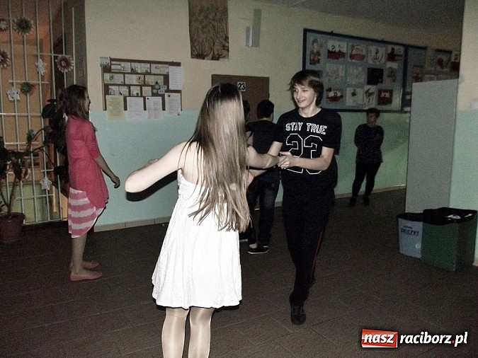 Zdjęcie w galerii na portalu naszraciborz.pl: Tak się bawią gimnazjaliści z Kornowaca! wiadomości z regionu