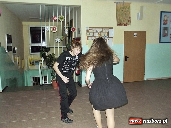 Zdjęcie w galerii na portalu naszraciborz.pl: Tak się bawią gimnazjaliści z Kornowaca! wiadomości z regionu