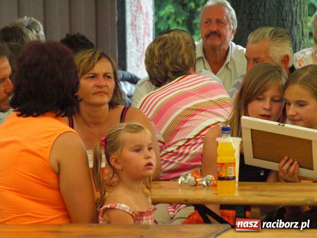 Zdjęcie w galerii na portalu naszraciborz.pl: Dni Krzanowic: UKS zbiera na II ligę wiadomości z regionu