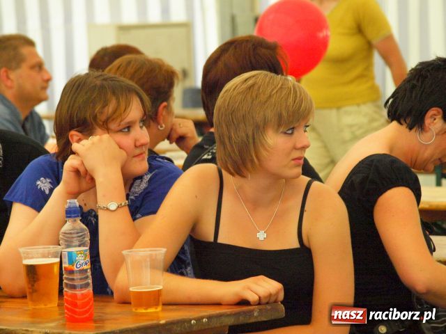 Zdjęcie w galerii na portalu naszraciborz.pl: Dni Krzanowic: UKS zbiera na II ligę wiadomości z regionu