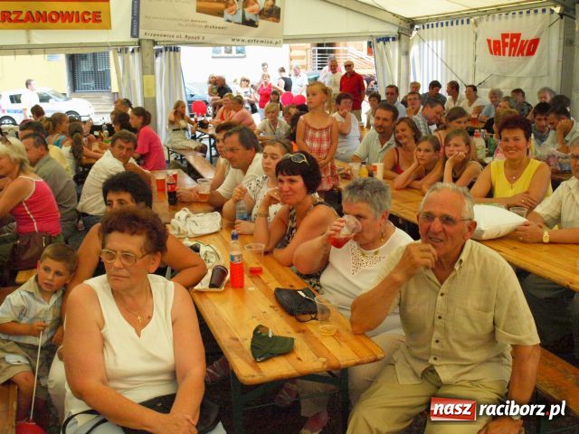 Zdjęcie w galerii na portalu naszraciborz.pl: Dni Krzanowic: UKS zbiera na II ligę wiadomości z regionu