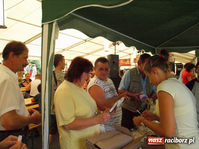 Zdjęcie w galerii na portalu naszraciborz.pl: Dni Krzanowic: UKS zbiera na II ligę wiadomości z regionu