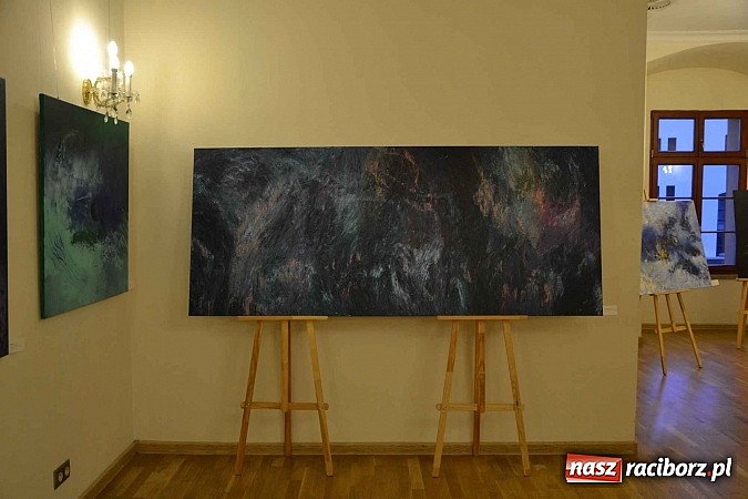 Zdjęcie w galerii na portalu naszraciborz.pl: Metapsychiczne Treści - na zamku otwarto nową wystawę wiadomości z regionu