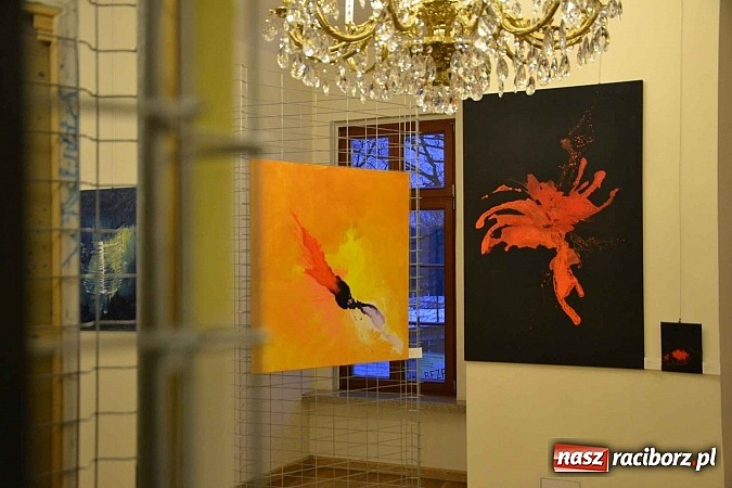 Zdjęcie w galerii na portalu naszraciborz.pl: Metapsychiczne Treści - na zamku otwarto nową wystawę wiadomości z regionu