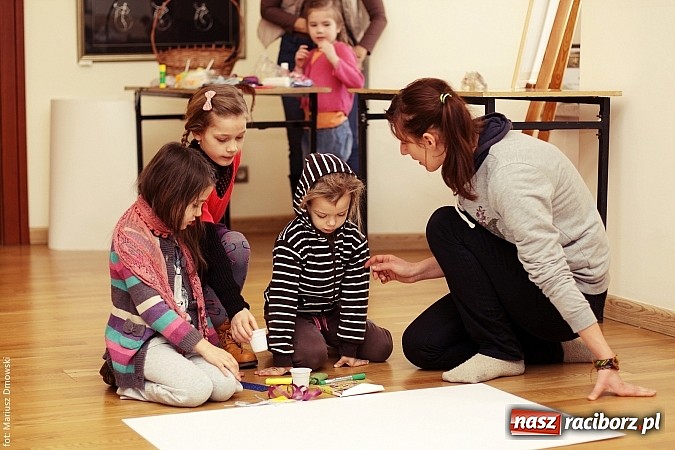 Zdjęcie w galerii na portalu naszraciborz.pl: Studio fryzjerskie oraz kącik plastyczny na Zamku Piastowskim wiadomości z regionu