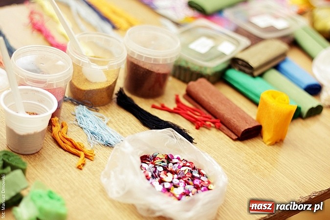 Zdjęcie w galerii na portalu naszraciborz.pl: Studio fryzjerskie oraz kącik plastyczny na Zamku Piastowskim wiadomości z regionu