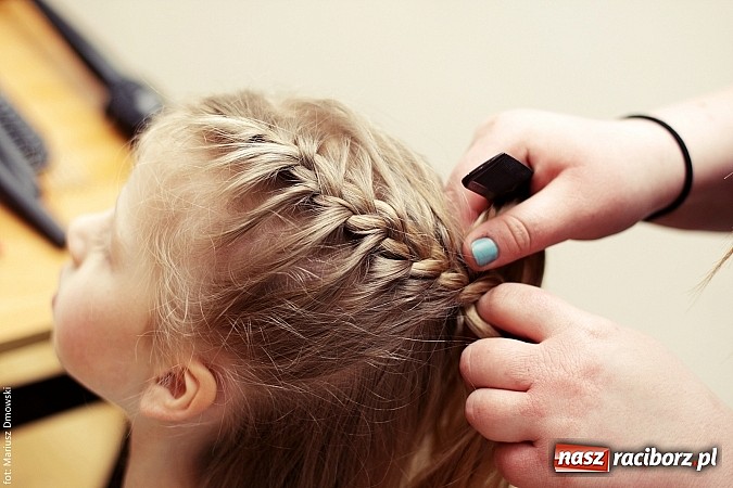 Zdjęcie w galerii na portalu naszraciborz.pl: Studio fryzjerskie oraz kącik plastyczny na Zamku Piastowskim wiadomości z regionu