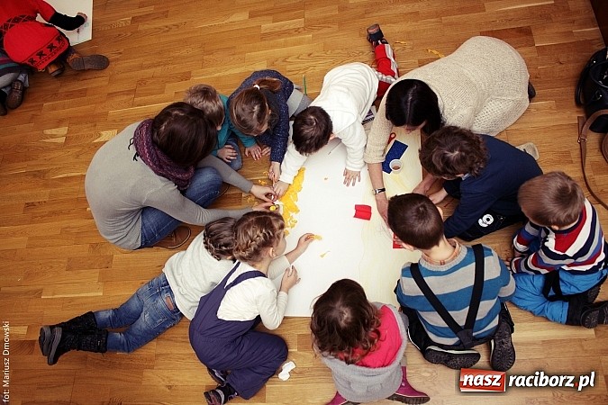 Zdjęcie w galerii na portalu naszraciborz.pl: Studio fryzjerskie oraz kącik plastyczny na Zamku Piastowskim wiadomości z regionu