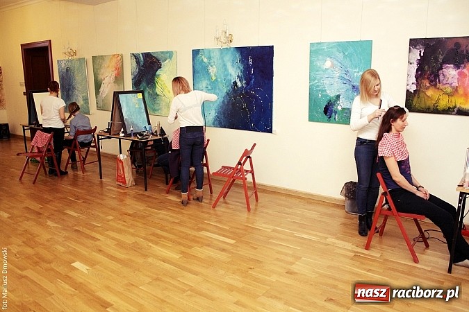 Zdjęcie w galerii na portalu naszraciborz.pl: Studio fryzjerskie oraz kącik plastyczny na Zamku Piastowskim wiadomości z regionu