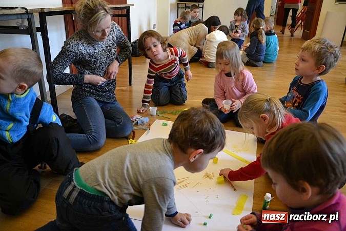 Zdjęcie w galerii na portalu naszraciborz.pl: Studio fryzjerskie oraz kącik plastyczny na Zamku Piastowskim wiadomości z regionu