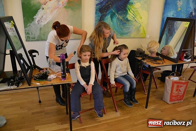 Zdjęcie w galerii na portalu naszraciborz.pl: Studio fryzjerskie oraz kącik plastyczny na Zamku Piastowskim wiadomości z regionu