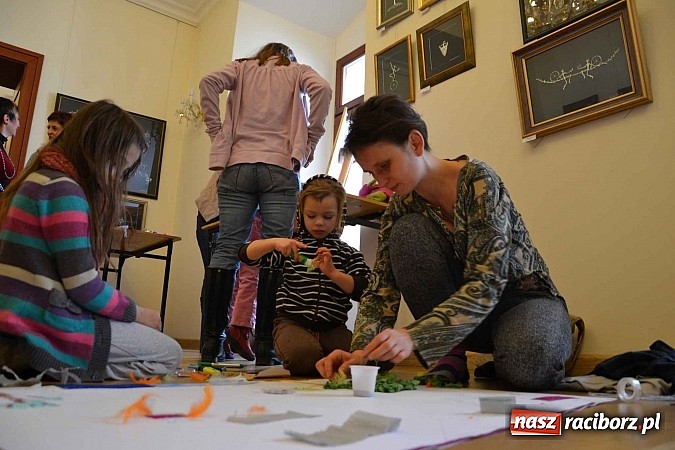 Zdjęcie w galerii na portalu naszraciborz.pl: Studio fryzjerskie oraz kącik plastyczny na Zamku Piastowskim wiadomości z regionu