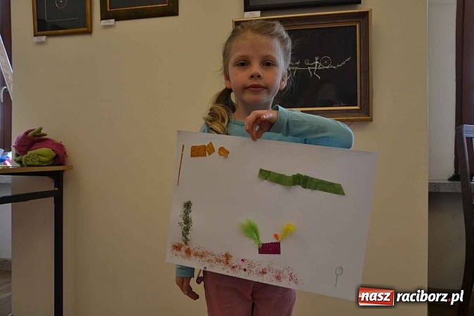 Zdjęcie w galerii na portalu naszraciborz.pl: Studio fryzjerskie oraz kącik plastyczny na Zamku Piastowskim wiadomości z regionu