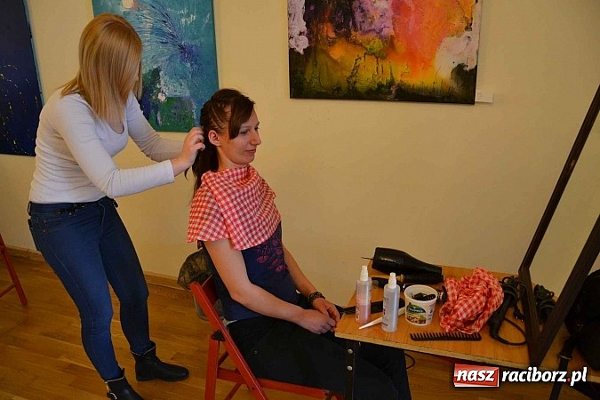 Zdjęcie w galerii na portalu naszraciborz.pl: Studio fryzjerskie oraz kącik plastyczny na Zamku Piastowskim wiadomości z regionu