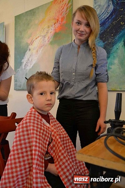 Zdjęcie w galerii na portalu naszraciborz.pl: Studio fryzjerskie oraz kącik plastyczny na Zamku Piastowskim wiadomości z regionu