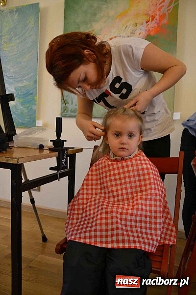 Zdjęcie w galerii na portalu naszraciborz.pl: Studio fryzjerskie oraz kącik plastyczny na Zamku Piastowskim wiadomości z regionu