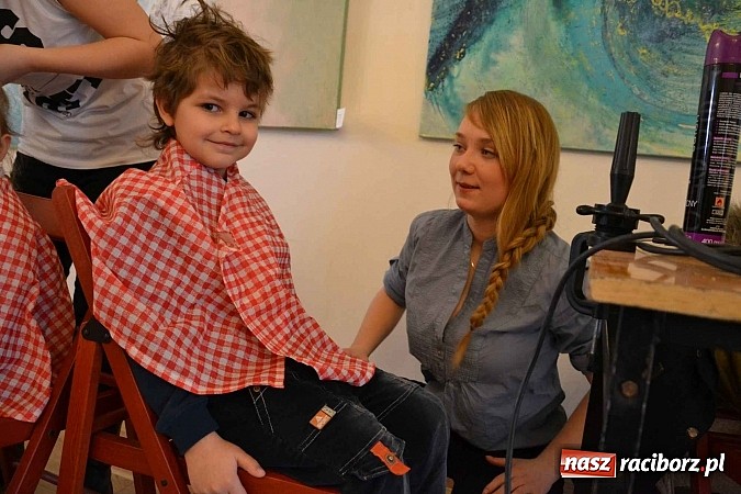 Zdjęcie w galerii na portalu naszraciborz.pl: Studio fryzjerskie oraz kącik plastyczny na Zamku Piastowskim wiadomości z regionu