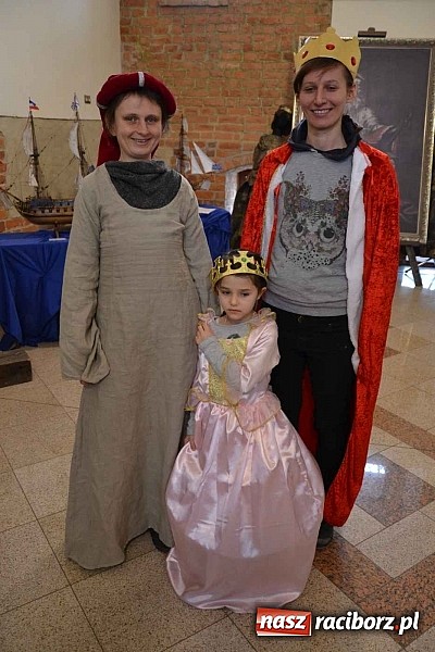 Zdjęcie w galerii na portalu naszraciborz.pl: Studio fryzjerskie oraz kącik plastyczny na Zamku Piastowskim wiadomości z regionu