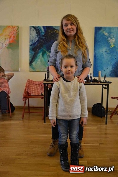 Zdjęcie w galerii na portalu naszraciborz.pl: Studio fryzjerskie oraz kącik plastyczny na Zamku Piastowskim wiadomości z regionu