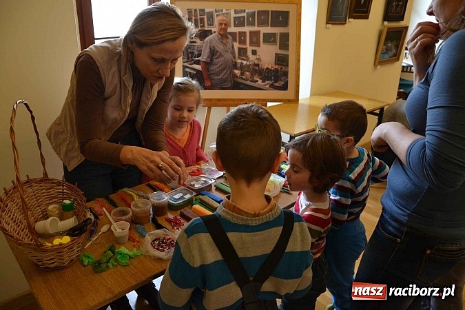 Zdjęcie w galerii na portalu naszraciborz.pl: Studio fryzjerskie oraz kącik plastyczny na Zamku Piastowskim wiadomości z regionu