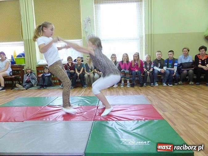 Zdjęcie w galerii na portalu naszraciborz.pl: Szkoła w Rzuchowie w ogólnopolskim konkursie talentów wiadomości z regionu