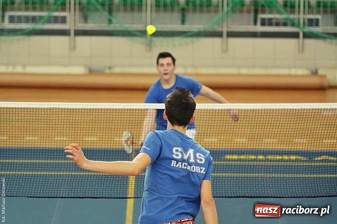 Zdjęcie w galerii na portalu naszraciborz.pl: Turniej badmintona na Arenie Rafako wiadomości z regionu