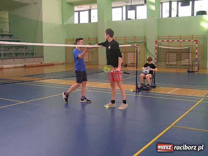 Zdjęcie w galerii na portalu naszraciborz.pl: Turniej badmintona na Arenie Rafako wiadomości z regionu