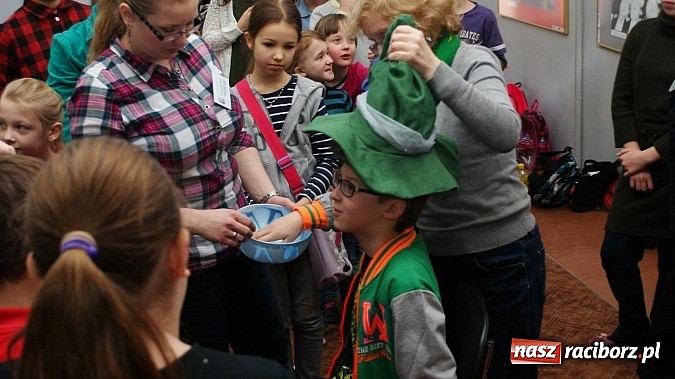 Zdjęcie w galerii na portalu naszraciborz.pl: W książnicy ujawniono tajniki grafiki koncepcyjnej, bez której nie powstałyby ani Gwiezdne wojny wiadomości z regionu