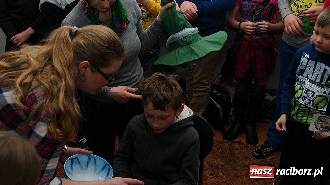 Zdjęcie w galerii na portalu naszraciborz.pl: W książnicy ujawniono tajniki grafiki koncepcyjnej, bez której nie powstałyby ani Gwiezdne wojny wiadomości z regionu