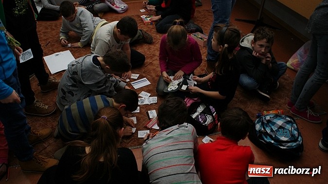 Zdjęcie w galerii na portalu naszraciborz.pl: W książnicy ujawniono tajniki grafiki koncepcyjnej, bez której nie powstałyby ani Gwiezdne wojny wiadomości z regionu