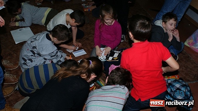 Zdjęcie w galerii na portalu naszraciborz.pl: W książnicy ujawniono tajniki grafiki koncepcyjnej, bez której nie powstałyby ani Gwiezdne wojny wiadomości z regionu