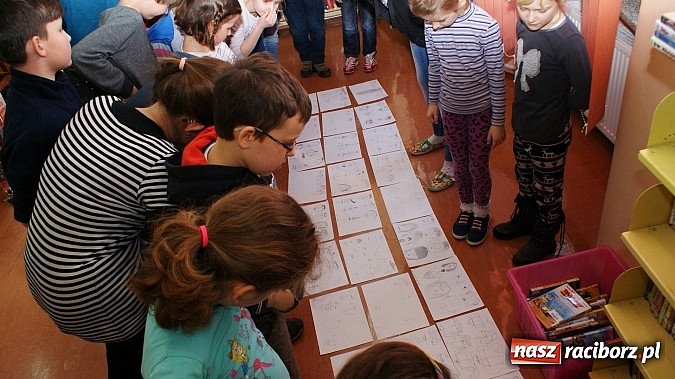 Zdjęcie w galerii na portalu naszraciborz.pl: W książnicy ujawniono tajniki grafiki koncepcyjnej, bez której nie powstałyby ani Gwiezdne wojny wiadomości z regionu