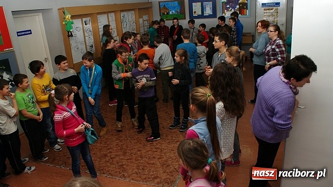 Zdjęcie w galerii na portalu naszraciborz.pl: W książnicy ujawniono tajniki grafiki koncepcyjnej, bez której nie powstałyby ani Gwiezdne wojny wiadomości z regionu