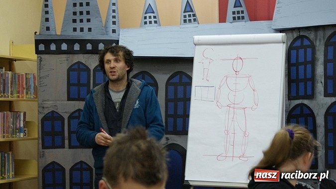 Zdjęcie w galerii na portalu naszraciborz.pl: W książnicy ujawniono tajniki grafiki koncepcyjnej, bez której nie powstałyby ani Gwiezdne wojny wiadomości z regionu