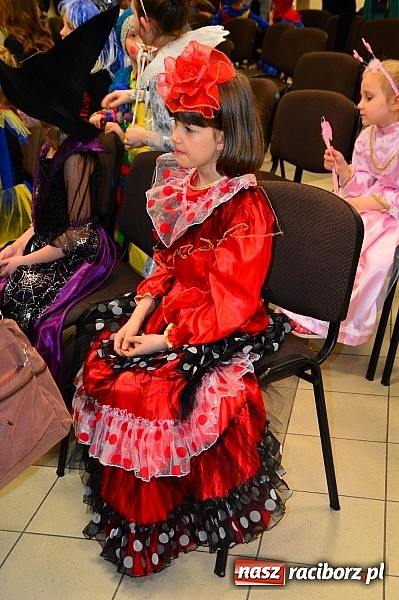 Zdjęcie w galerii na portalu naszraciborz.pl: Bajkowo i kolorowo na balu przebierańc&oacute;w w Pietrowicach Wielkich wiadomości z regionu