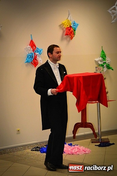 Zdjęcie w galerii na portalu naszraciborz.pl: Bajkowo i kolorowo na balu przebierańc&oacute;w w Pietrowicach Wielkich wiadomości z regionu